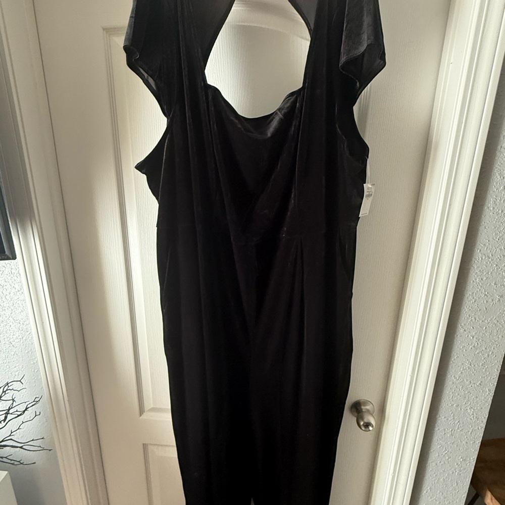 Elegant Black Velvet Jumpsuit